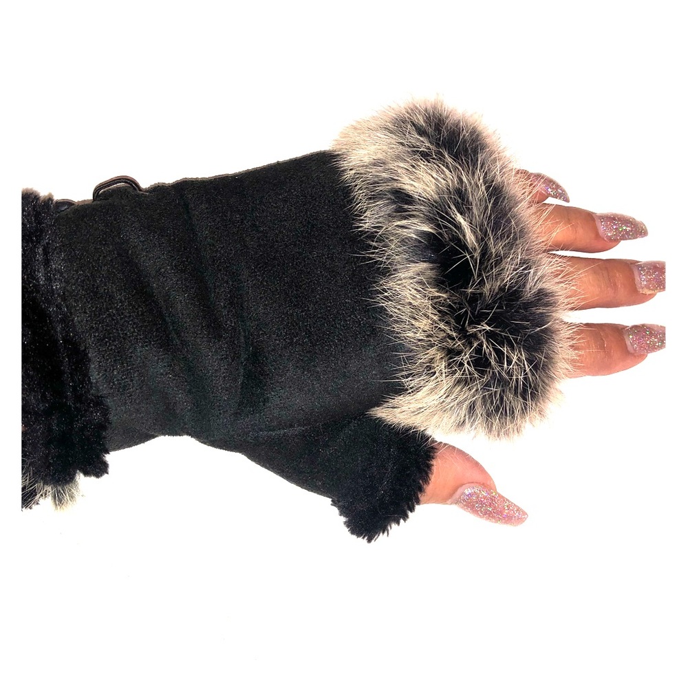 Fashionable Fingerless Gloves